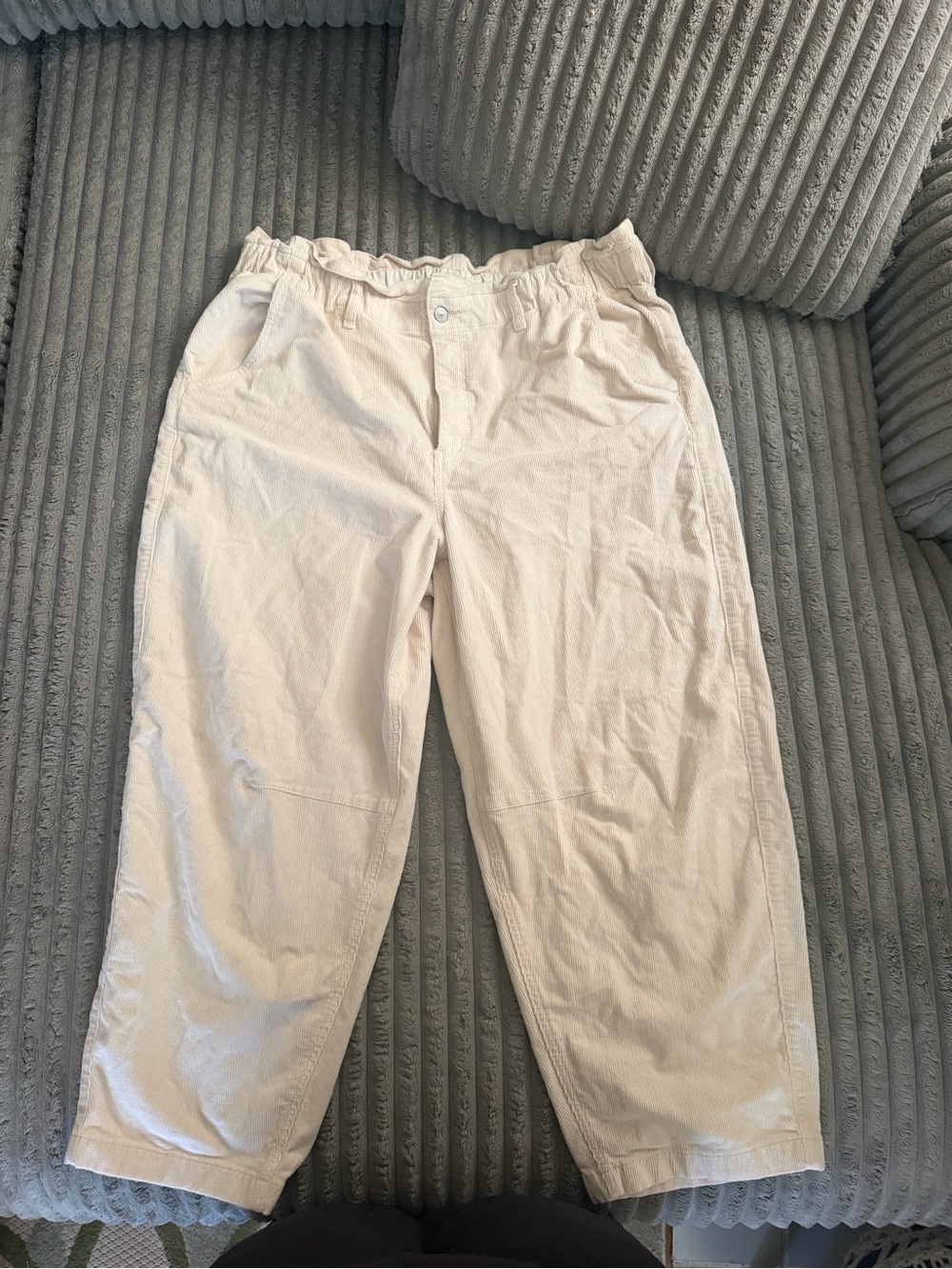 American Eagle Outfitters Cream Stretch Pants